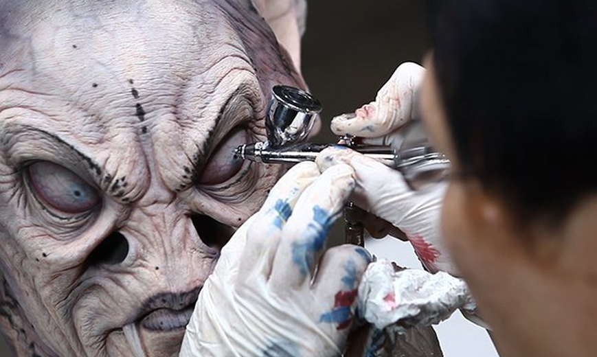 How to Paint a Monster Mask: Airbrushing Eyeball Veins