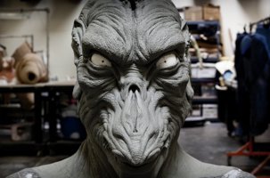 Make a Monster Suit - Part One: Creature Sculpting - Spanish Subtitles